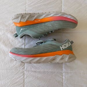 Hoka Women Arahi 4 So Light Blue and Orange Sneakers Size 7‎